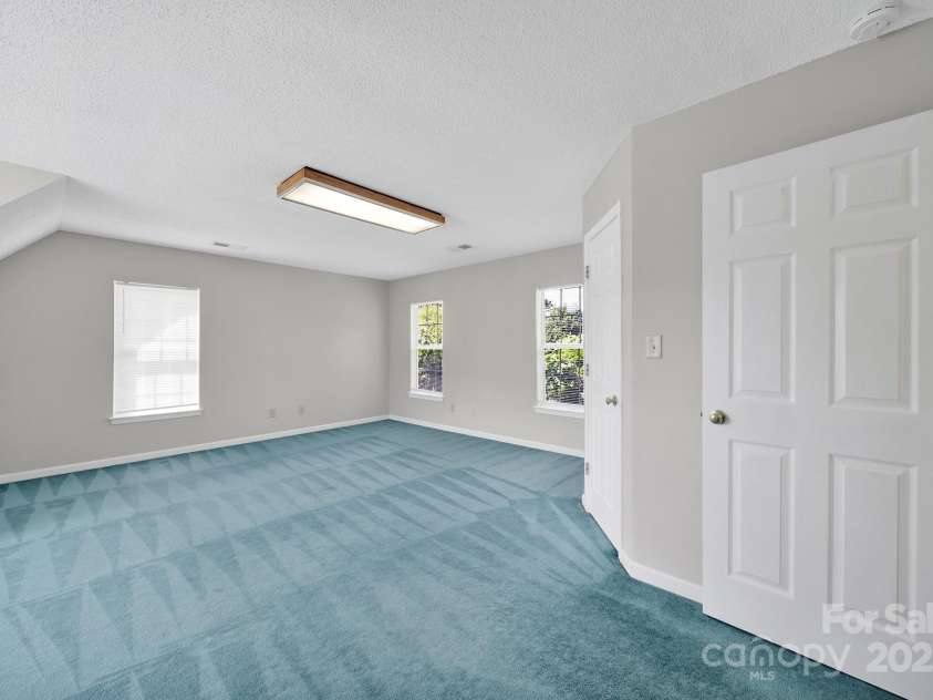 9800 Ashley Farm Drive, Matthews, NC 28105.  MLS# CAR4273252, YatesRealty ID 28472. 