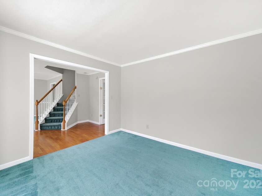 9800 Ashley Farm Drive, Matthews, NC 28105.  MLS# CAR4273252, YatesRealty ID 28472. 