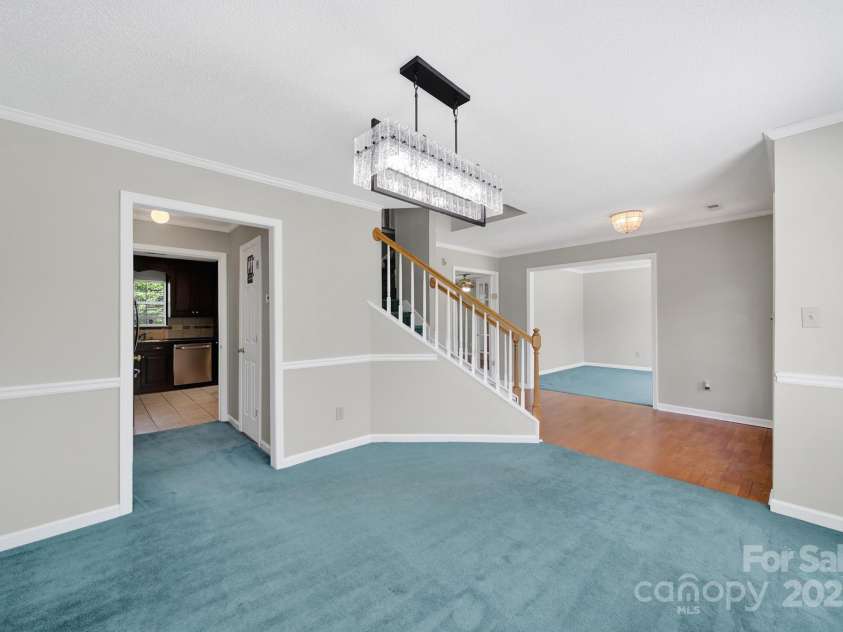 9800 Ashley Farm Drive, Matthews, NC 28105.  MLS# CAR4273252, YatesRealty ID 28472. 