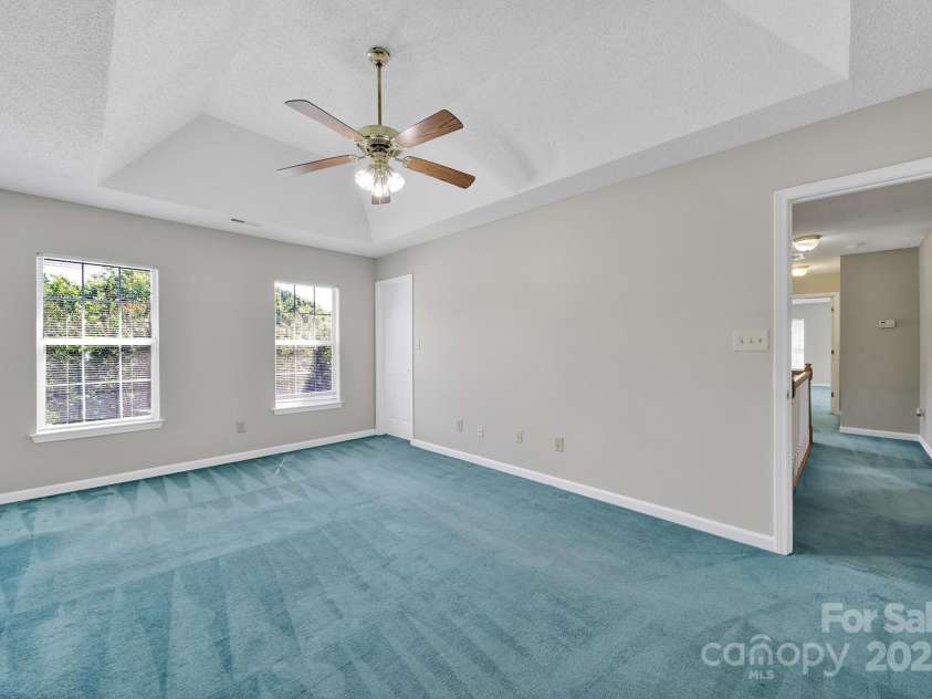 9800 Ashley Farm Drive, Matthews, NC 28105.  MLS# CAR4273252, YatesRealty ID 28472. 