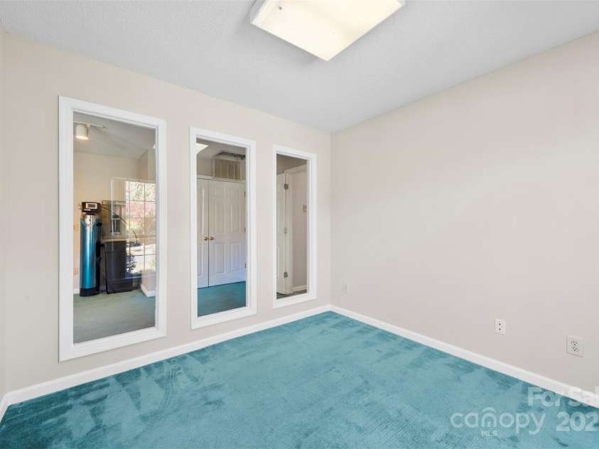 9800 Ashley Farm Drive, Matthews, NC 28105.  MLS# CAR4317793, YatesRealty ID 28472. 