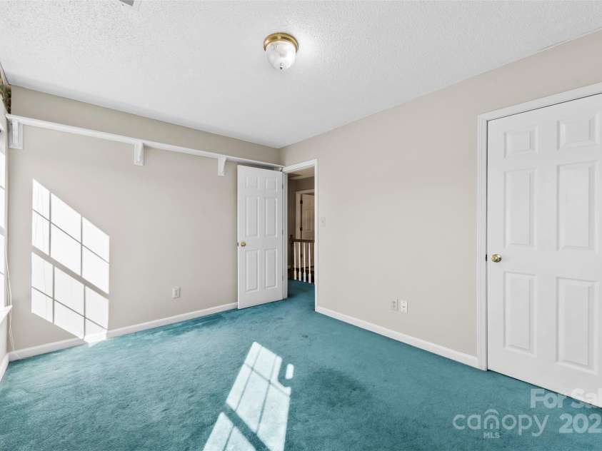 9800 Ashley Farm Drive, Matthews, NC 28105.  MLS# CAR4317793, YatesRealty ID 28472. 