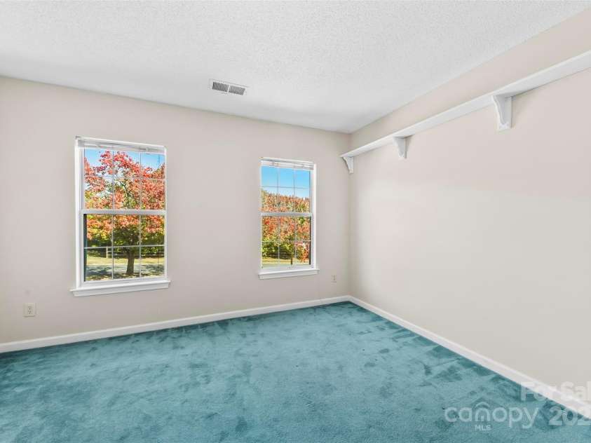 9800 Ashley Farm Drive, Matthews, NC 28105.  MLS# CAR4317793, YatesRealty ID 28472. 