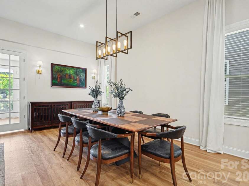 10420 Superb Lane, Charlotte, NC 28215.  MLS# CAR4369262, YatesRealty ID 28473. 