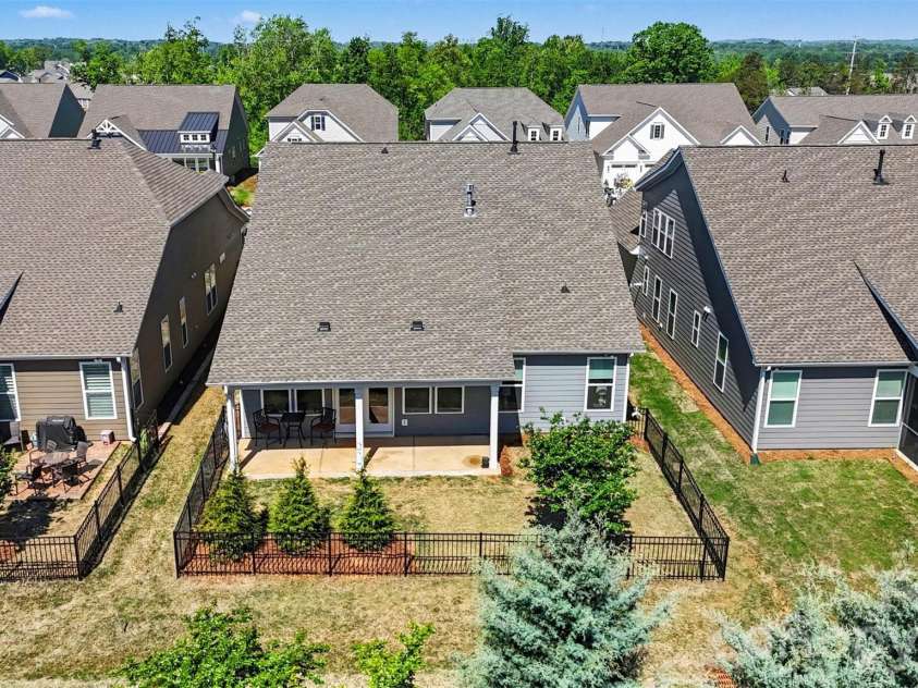 10420 Superb Lane, Charlotte, NC 28215.  MLS# CAR4369262, YatesRealty ID 28473. 