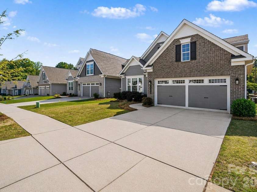 10420 Superb Lane, Charlotte, NC 28215.  MLS# CAR4369262, YatesRealty ID 28473. 