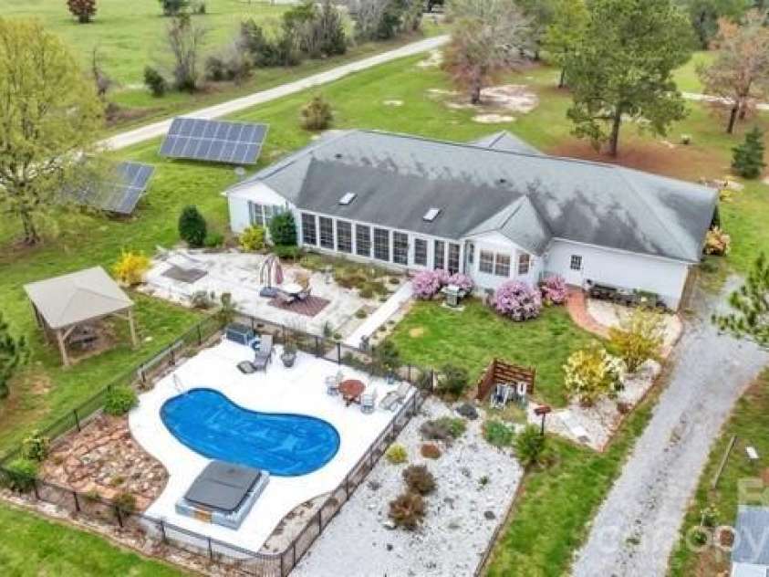 1035 Mcmillan Road, Cheraw, SC 29520.  MLS# CAR4368672, YatesRealty ID 28474. 