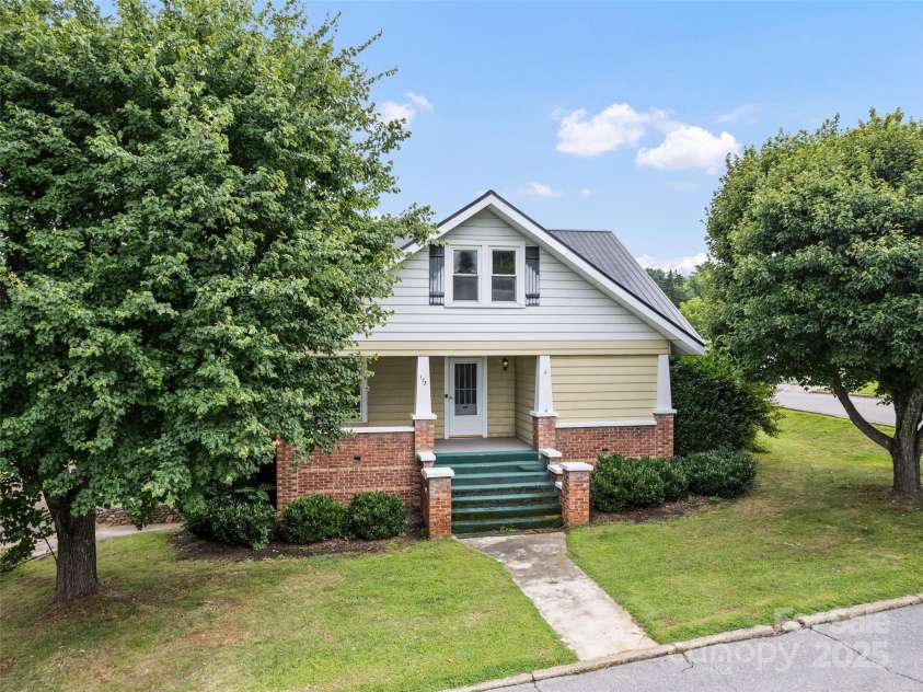 173 Wesley Street, Canton, NC 28716.  MLS# CAR4284970, YatesRealty ID 28474. 