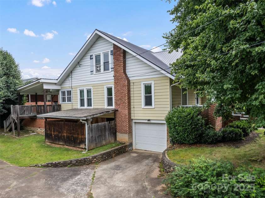 173 Wesley Street, Canton, NC 28716.  MLS# CAR4284970, YatesRealty ID 28474. 