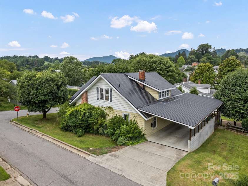 173 Wesley Street, Canton, NC 28716.  MLS# CAR4284970, YatesRealty ID 28474. 