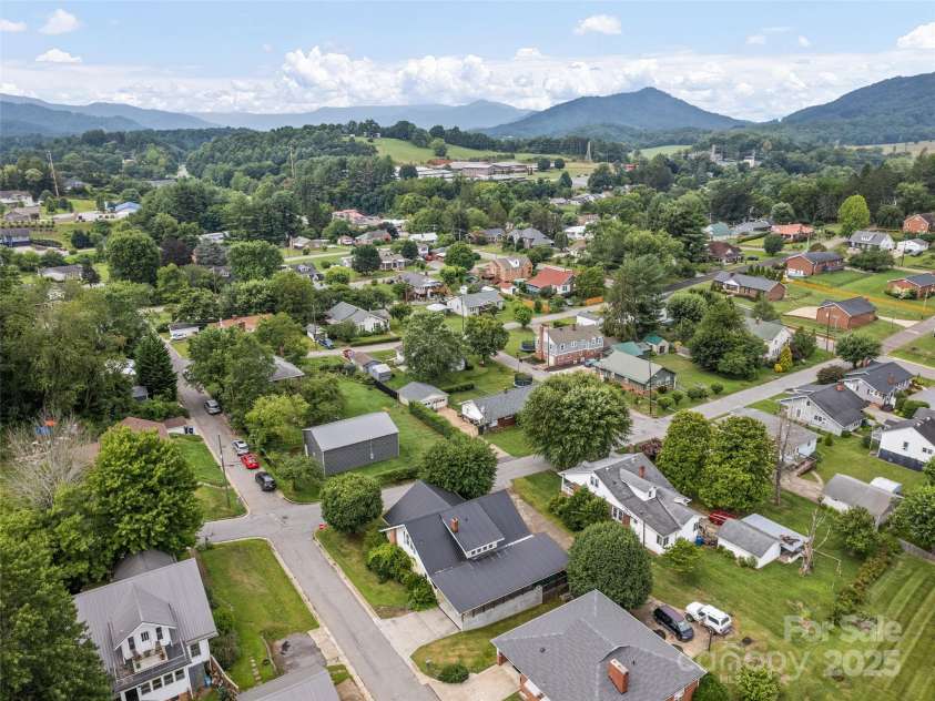 173 Wesley Street, Canton, NC 28716.  MLS# CAR4284970, YatesRealty ID 28474. 