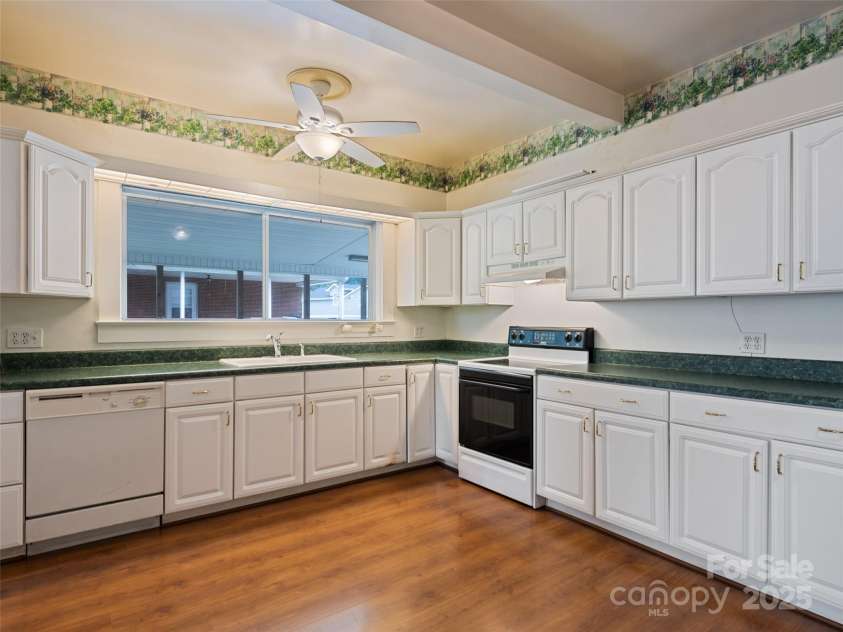 173 Wesley Street, Canton, NC 28716.  MLS# CAR4284970, YatesRealty ID 28474. 