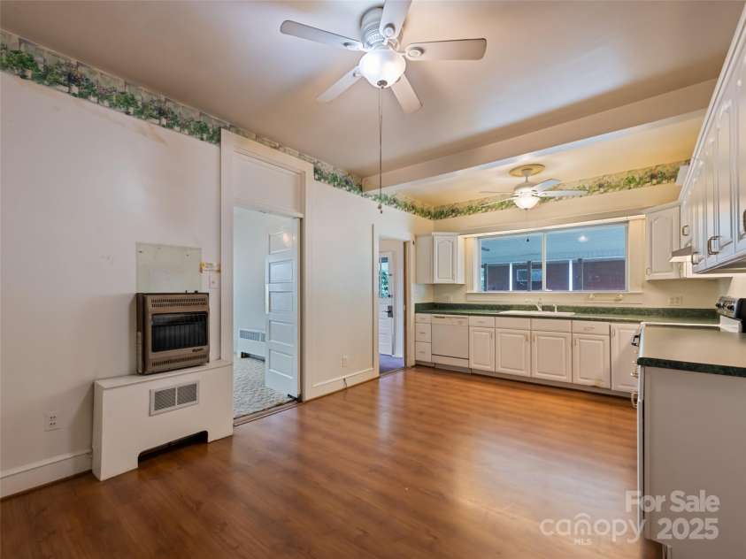 173 Wesley Street, Canton, NC 28716.  MLS# CAR4284970, YatesRealty ID 28474. 