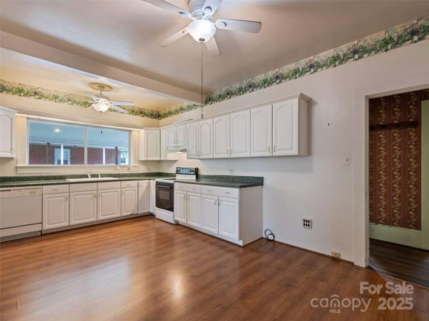 173 Wesley Street, Canton, NC 28716.  MLS# CAR4284970, YatesRealty ID 28474. 