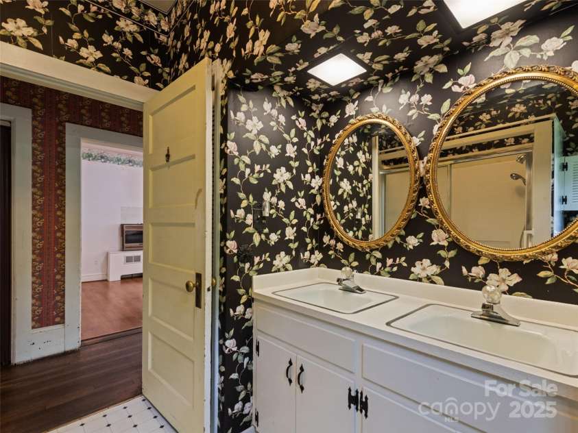 173 Wesley Street, Canton, NC 28716.  MLS# CAR4284970, YatesRealty ID 28474. 