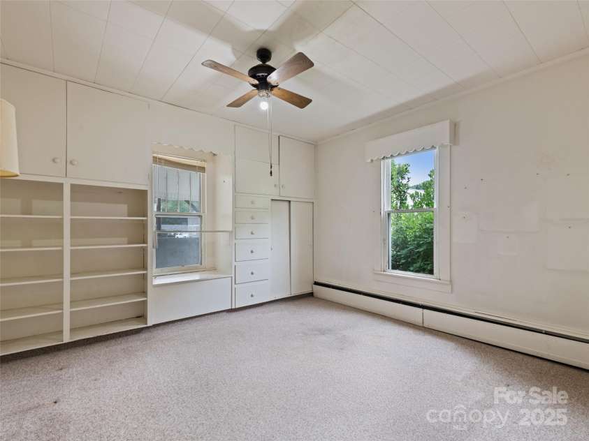 173 Wesley Street, Canton, NC 28716.  MLS# CAR4284970, YatesRealty ID 28474. 