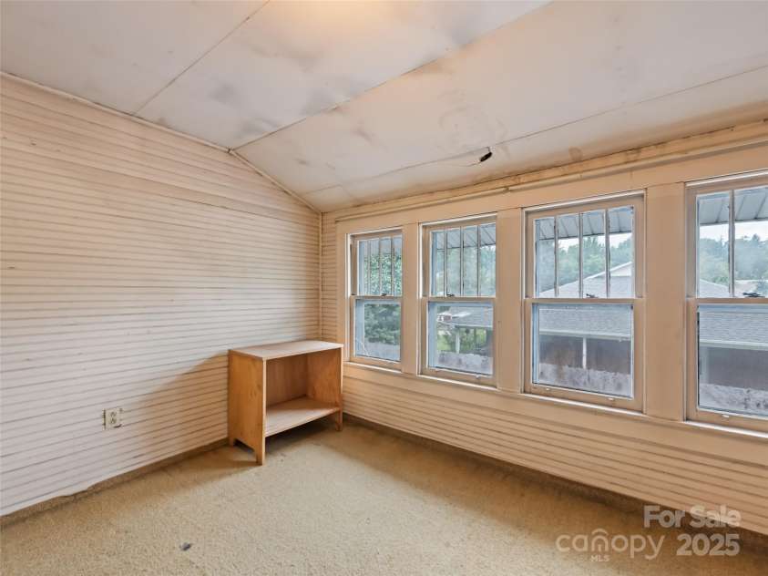 173 Wesley Street, Canton, NC 28716.  MLS# CAR4284970, YatesRealty ID 28474. 