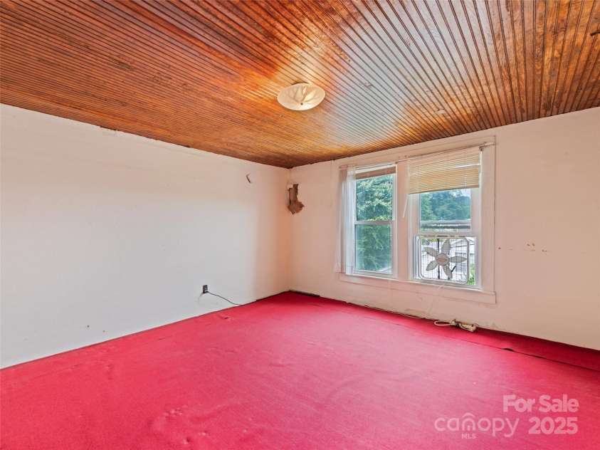 173 Wesley Street, Canton, NC 28716.  MLS# CAR4284970, YatesRealty ID 28474. 