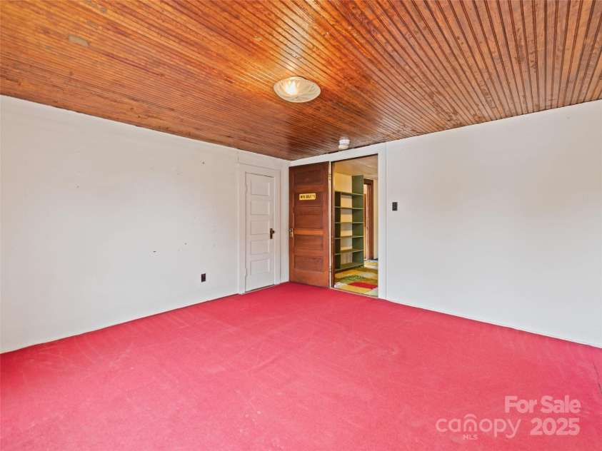 173 Wesley Street, Canton, NC 28716.  MLS# CAR4284970, YatesRealty ID 28474. 