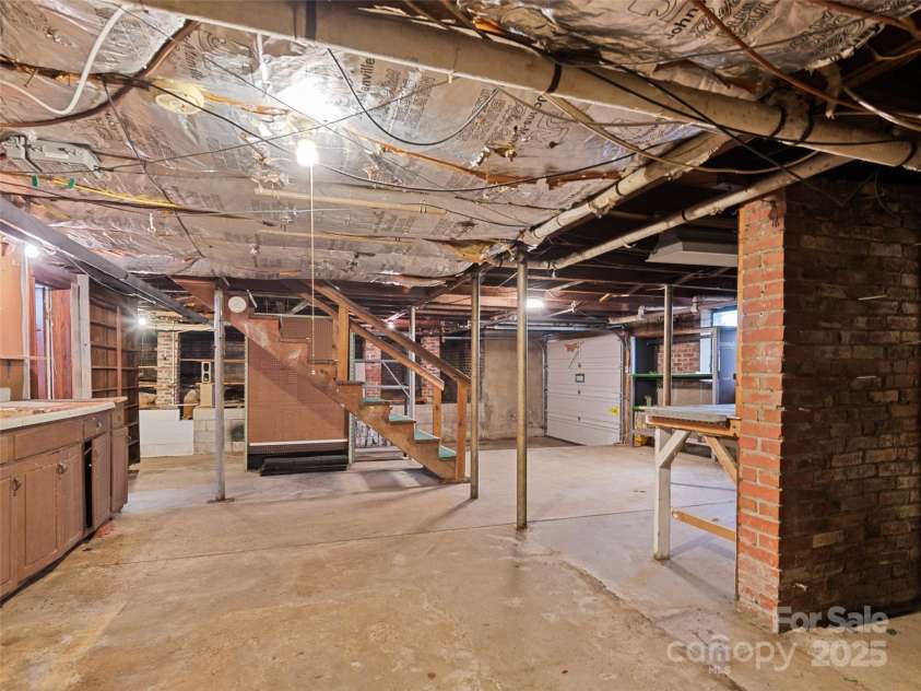 173 Wesley Street, Canton, NC 28716.  MLS# CAR4284970, YatesRealty ID 28474. 