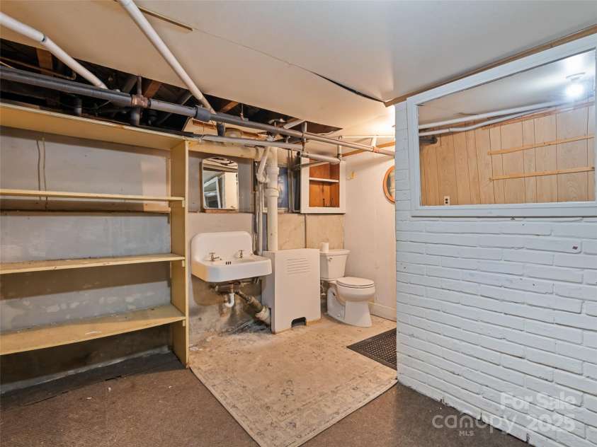 173 Wesley Street, Canton, NC 28716.  MLS# CAR4284970, YatesRealty ID 28474. 