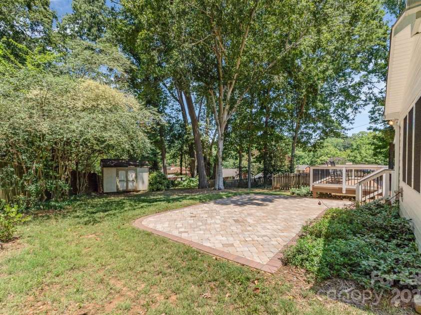 4712 Lamont Drive, Charlotte, NC 28210.  MLS# CAR4277423, YatesRealty ID 28475. 