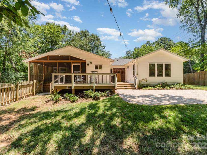 4712 Lamont Drive, Charlotte, NC 28210.  MLS# CAR4277423, YatesRealty ID 28475. 