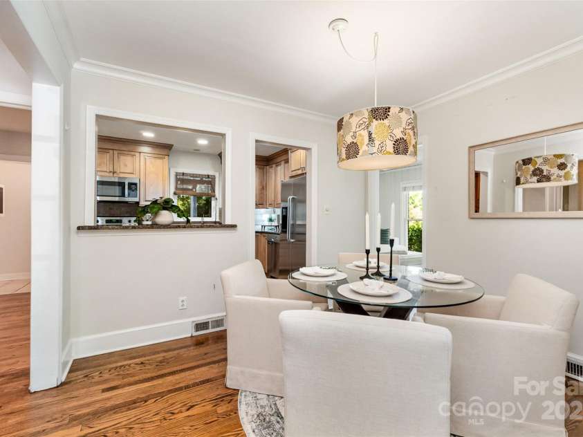 4712 Lamont Drive, Charlotte, NC 28210.  MLS# CAR4277423, YatesRealty ID 28475. Dining Room