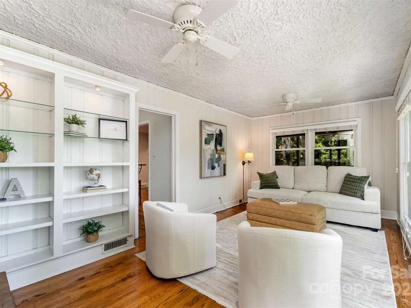 4712 Lamont Drive, Charlotte, NC 28210.  MLS# CAR4277423, YatesRealty ID 28475. Family Room