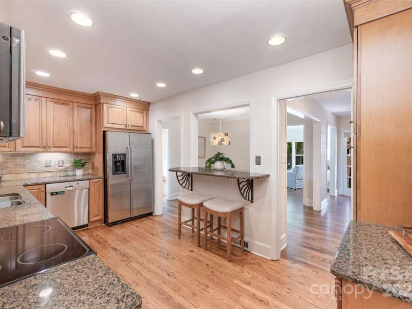 4712 Lamont Drive, Charlotte, NC 28210.  MLS# CAR4277423, YatesRealty ID 28475. Kitchen
