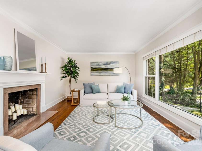 4712 Lamont Drive, Charlotte, NC 28210.  MLS# CAR4277423, YatesRealty ID 28475. Living Room