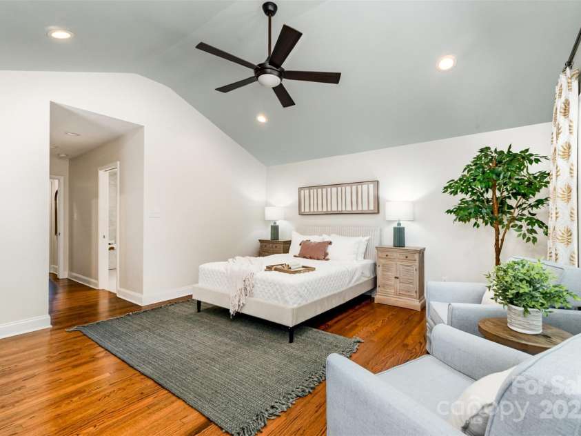 4712 Lamont Drive, Charlotte, NC 28210.  MLS# CAR4277423, YatesRealty ID 28475. Primary Bedroom