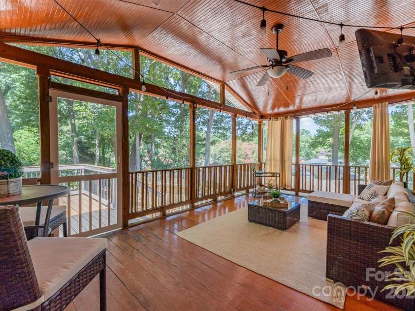 4712 Lamont Drive, Charlotte, NC 28210.  MLS# CAR4277423, YatesRealty ID 28475. Screened Porch