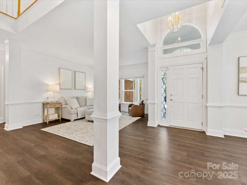 10527 Breamore Drive, Charlotte, NC 28270.  MLS# CAR4278606, YatesRealty ID 28476. 