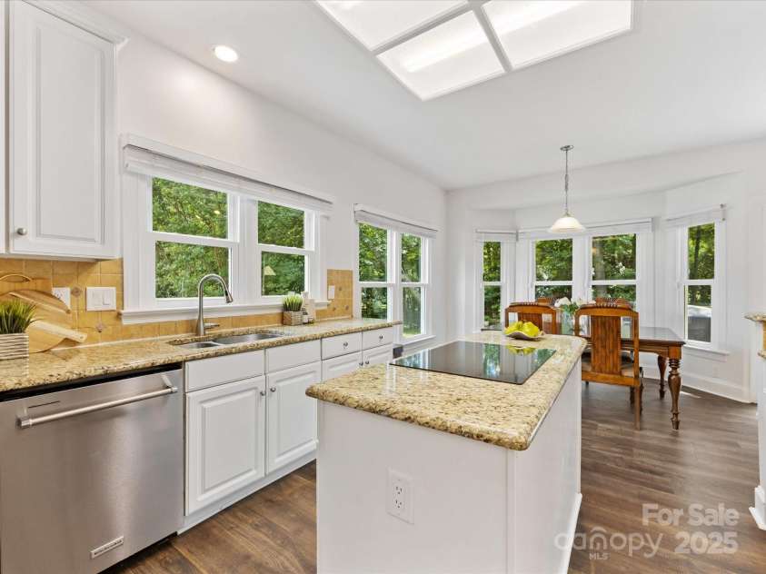 10527 Breamore Drive, Charlotte, NC 28270.  MLS# CAR4278606, YatesRealty ID 28476. 