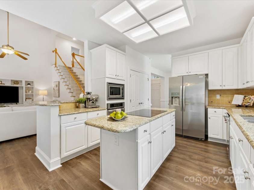 10527 Breamore Drive, Charlotte, NC 28270.  MLS# CAR4278606, YatesRealty ID 28476. 