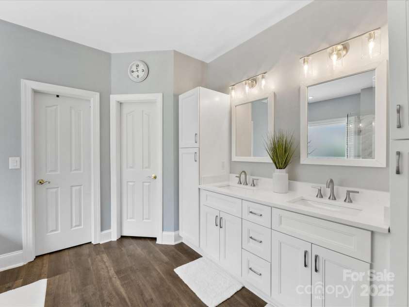 10527 Breamore Drive, Charlotte, NC 28270.  MLS# CAR4278606, YatesRealty ID 28476. 