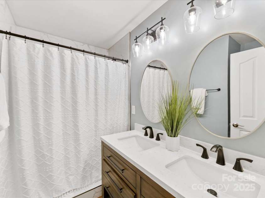 10527 Breamore Drive, Charlotte, NC 28270.  MLS# CAR4278606, YatesRealty ID 28476. 