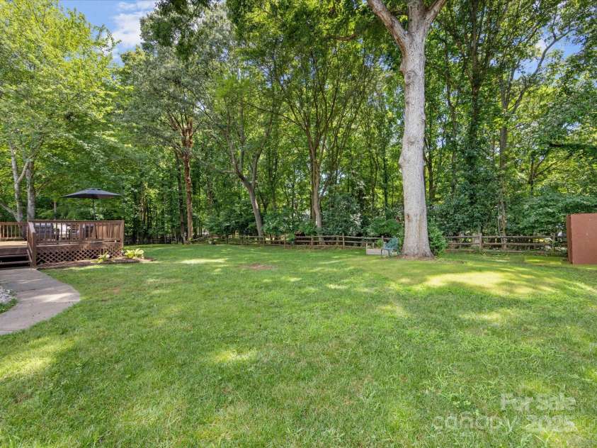 10527 Breamore Drive, Charlotte, NC 28270.  MLS# CAR4278606, YatesRealty ID 28476. 
