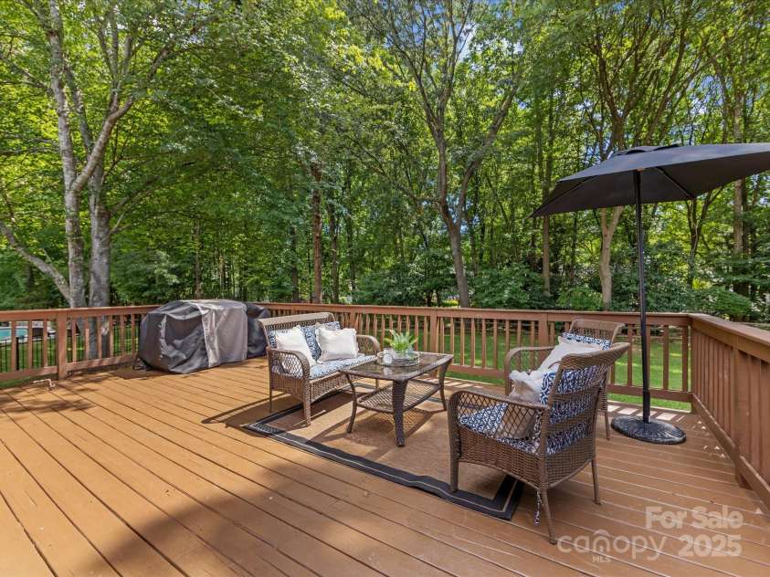 10527 Breamore Drive, Charlotte, NC 28270.  MLS# CAR4278606, YatesRealty ID 28476. 