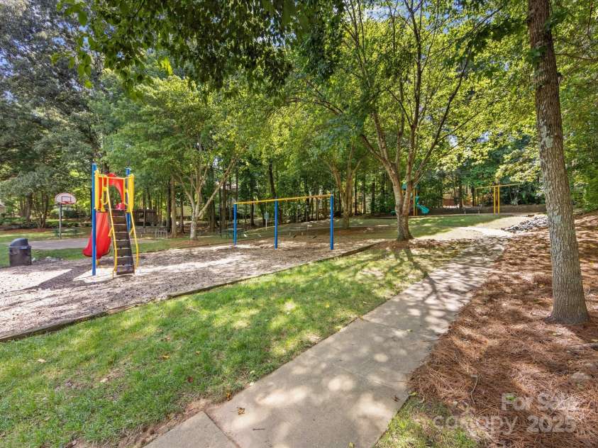 10527 Breamore Drive, Charlotte, NC 28270.  MLS# CAR4278606, YatesRealty ID 28476. 