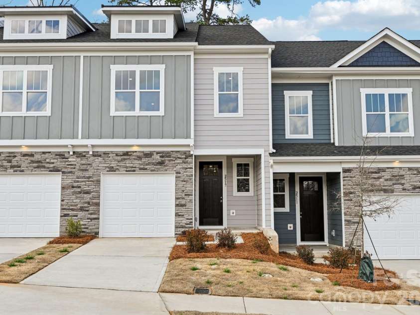 2517 Ruby Dixon Crossing Drive, Gastonia, NC 28056.  MLS# CAR4387669, YatesRealty ID 28476. 