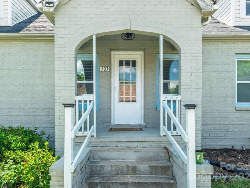 1106 Lane Street, Kannapolis, NC 28083.  MLS# CAR4285081, YatesRealty ID 28477. 503 Mable Ave Front Porch living