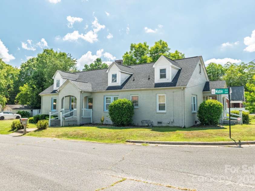 1106 Lane Street, Kannapolis, NC 28083.  MLS# CAR4285081, YatesRealty ID 28477. 