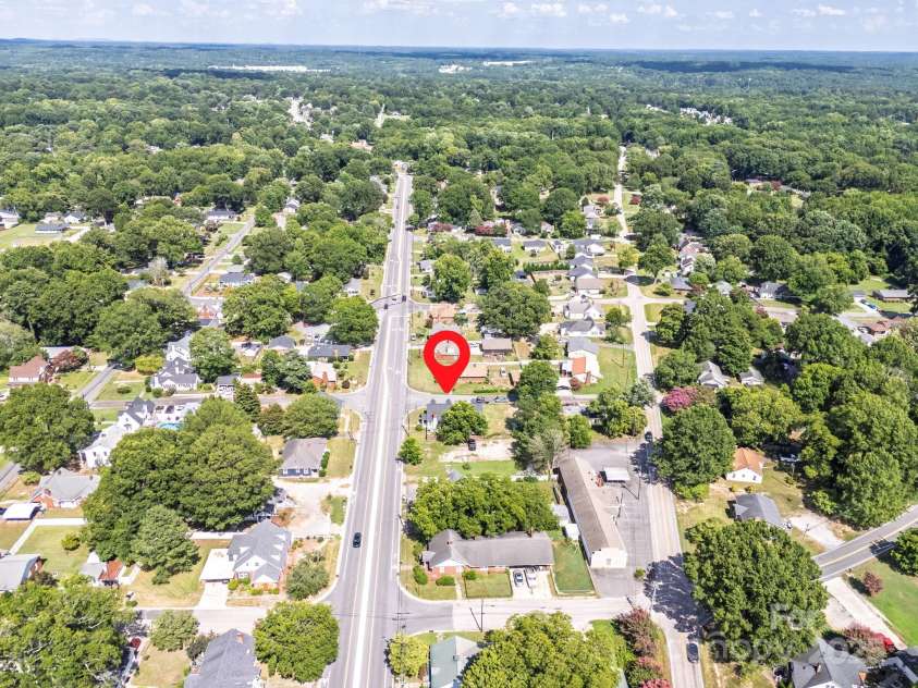 1106 Lane Street, Kannapolis, NC 28083.  MLS# CAR4285081, YatesRealty ID 28477. 