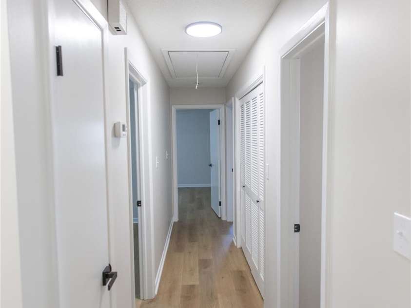1880 Woodridge Circle, Hickory, NC 28602.  MLS# CAR4389605, YatesRealty ID 28477. Hallway