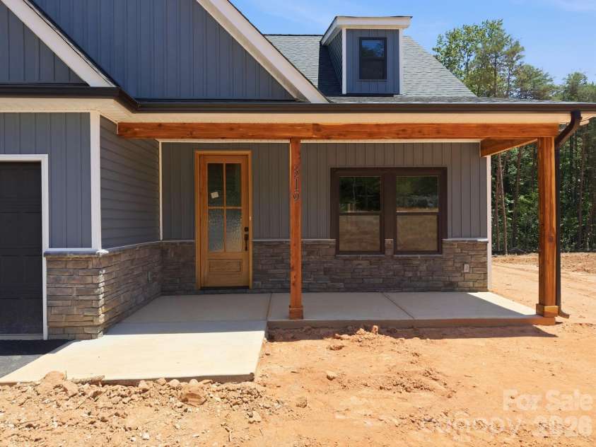 319 Lake Farm Drive, Salisbury, NC 28146.  MLS# CAR4383529, YatesRealty ID 28478. 