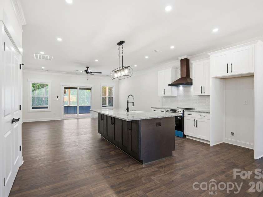 319 Lake Farm Drive, Salisbury, NC 28146.  MLS# CAR4383529, YatesRealty ID 28478. 