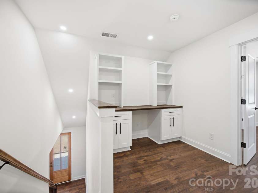 319 Lake Farm Drive, Salisbury, NC 28146.  MLS# CAR4383529, YatesRealty ID 28478. 
