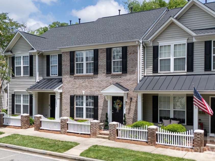 1620 Chamberside Drive, Rock Hill, SC 29730.  MLS# CAR4386425, YatesRealty ID 28479. 